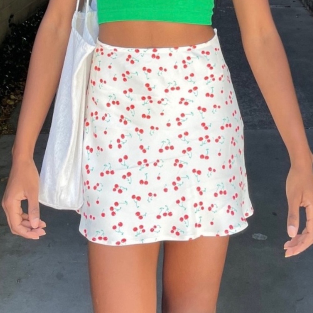 Zara Cherry Satin Mini Skirt Size XS - Picture 3 of 10